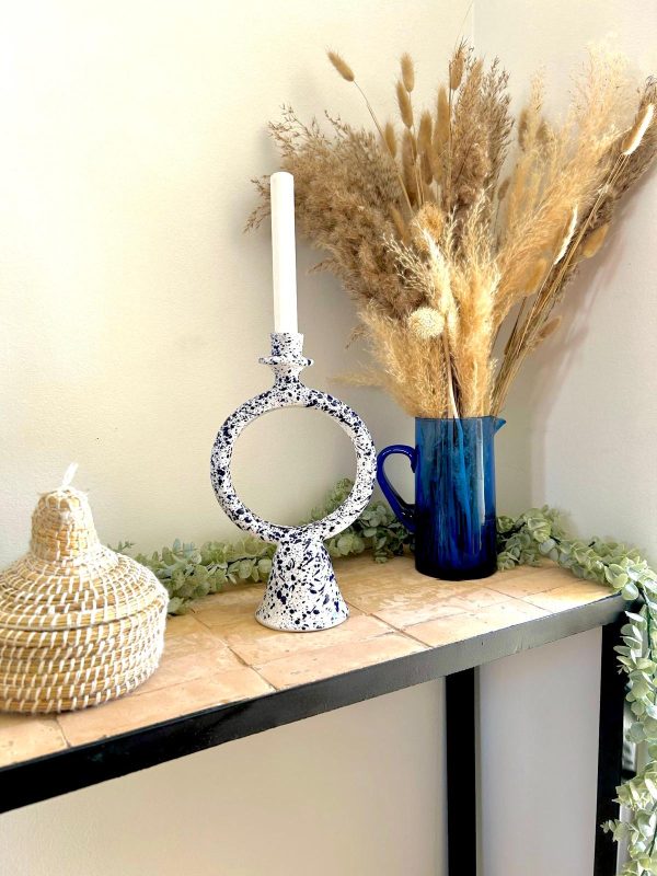 Chandelier bougeoir fait main au design atypique blanc moucheté bleu