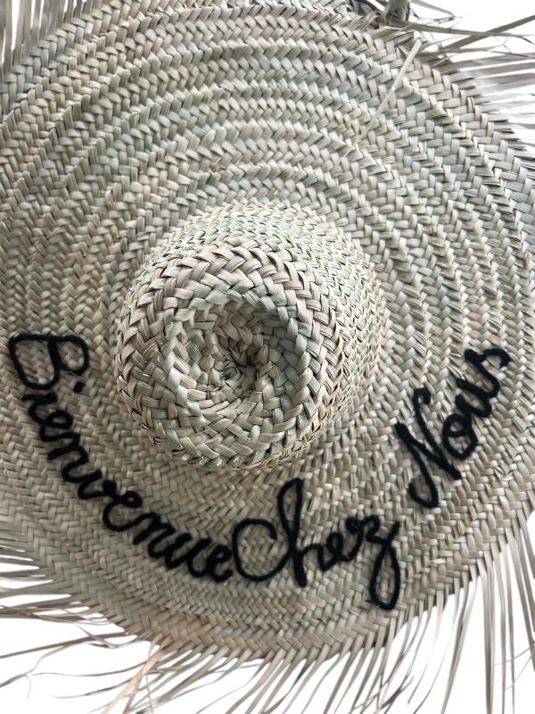 GRAND CHAPEAU DE PAILLE À FRANGES 80 CM « BIENVENUE CHEZ NOUS »