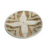 PLATEAU BERBÈRE ROND MAROCAIN EN LAINE BLANC ET FEUILLES DE PALMIER MODÈLE TAZA – Image 3