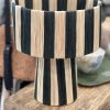 LAMPE A POSER EN RAPHIA RAYE NOIR H30 MODÈLE GOURRAMA – Image 2