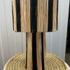 LAMPE A POSER EN RAPHIA RAYE NOIR H40 MODÈLE GOURRAMA – Image 2
