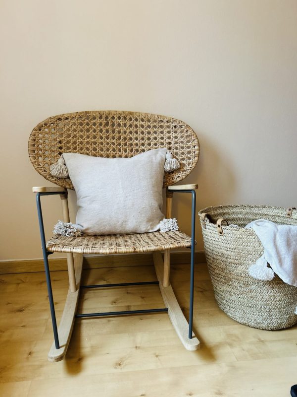 HOUSSE DE COUSSIN À POMPONS BEIGE 50x50 MODÈLE NAÏMA