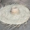 GRAND CHAPEAU DE PAILLE À FRANGES 100 CM – Image 6
