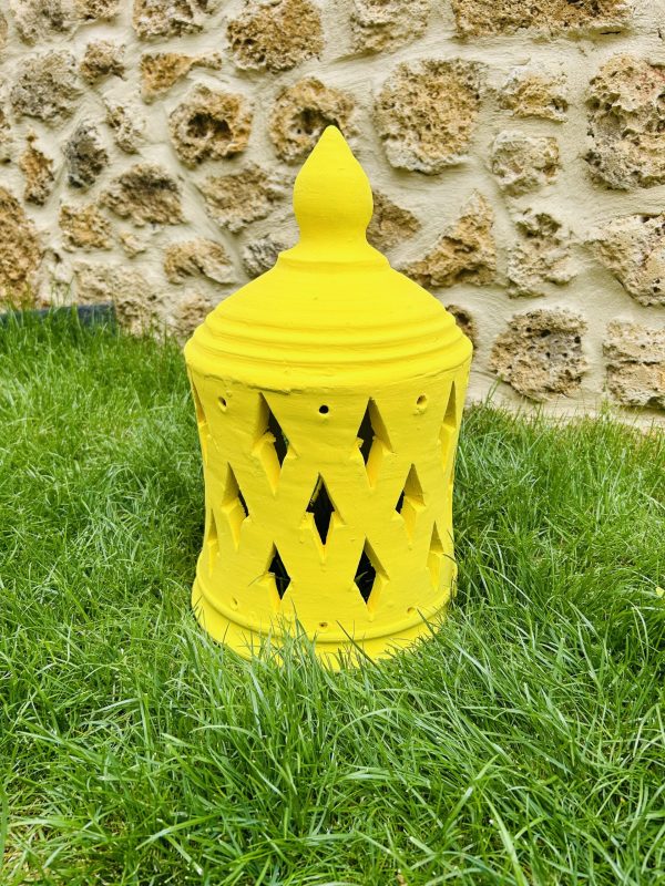 Lanterne en terre cuite jaune