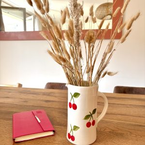 CRUCHE CARAFE PICHET BLANC ET CERISE ROUGE