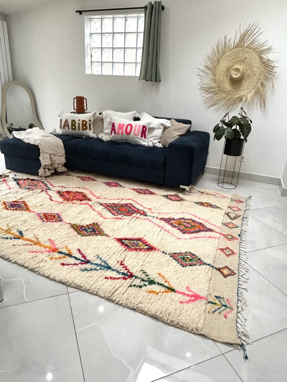 Beau Tapis Marocain Coloré Boho Tendance Boucherouite Beni Ouarain