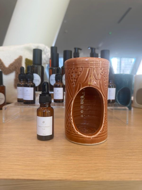 DIFFUSEUR MAROCAIN AVEC UNE HUILE À BRÛLER OUD